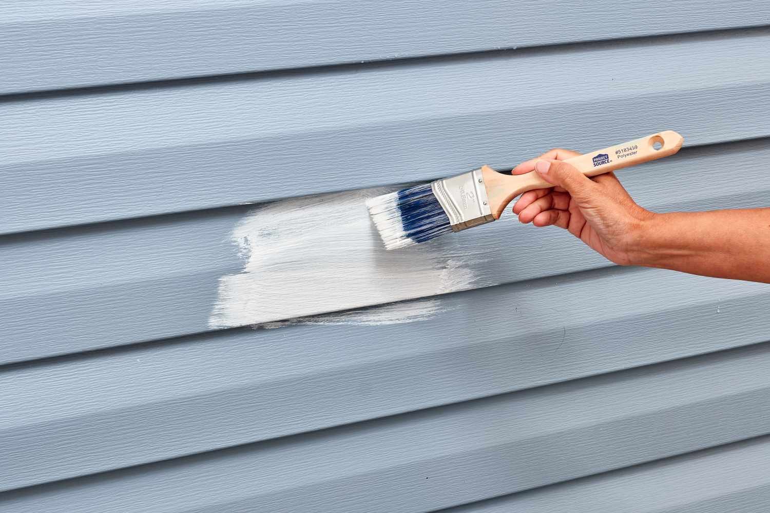 SPR-how-to-paint-vinyl-siding-4150400-05_92261-f292e79c319344008e9fff730850d706